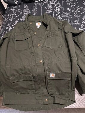 Carhartt Olive Green Field Jacket women’s with Multiple Pockets